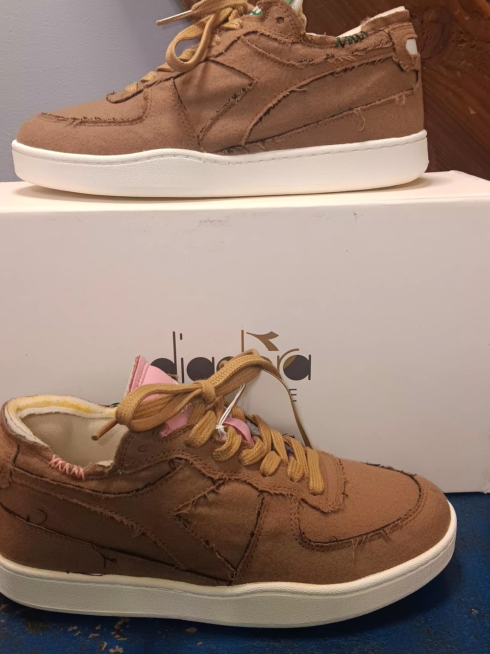 Diadora Womens Brown Wool Low Top Sneakers